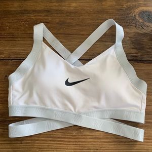 Nike criss cross sprints bra (Dri-Fit)